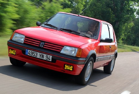 Que mem&oacute;rias lhe trazem os anos 80? A loucura dos GTIs!!!