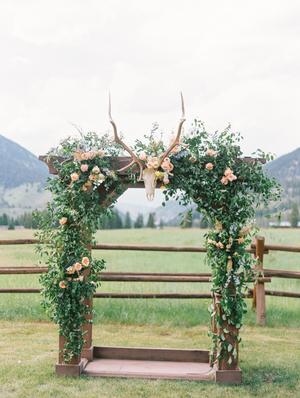 Image with missing alt attribute found on stylemepretty.com