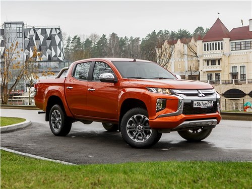 Mitsubishi L200 - mitsubishi l200 2020 портрет на фоне