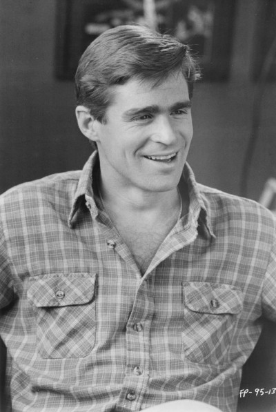 Image with missing alt attribute found on greginhollywood.com