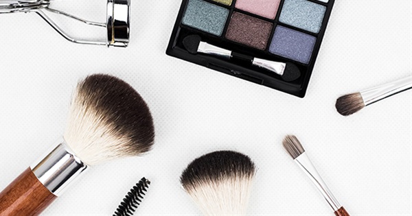 What Does Your Makeup Routine Says About You?