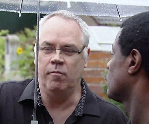Videosnack: Help Man Man is Klusser begint weer maar Arnold heeft geen zin