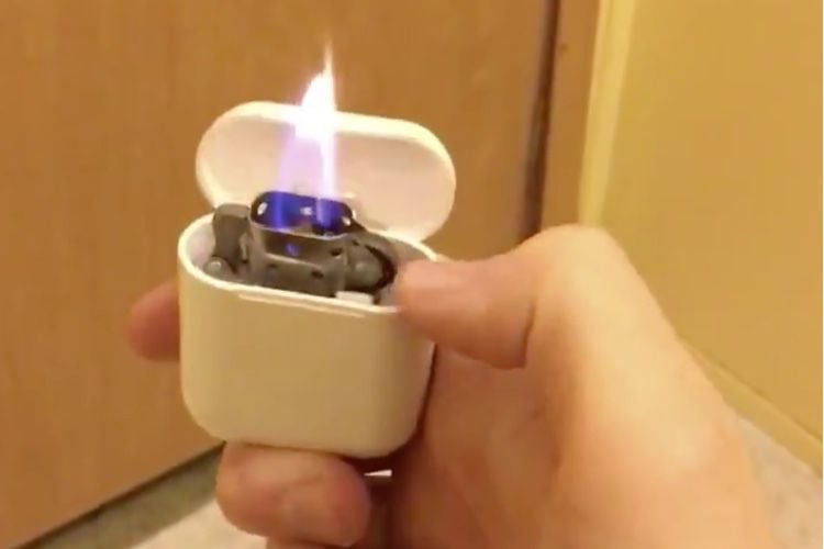 🔥 Chaud chaud le bo&icirc;tier des AirPods 🔥