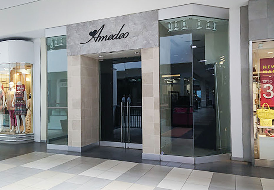Image with missing alt attribute found on amedeoexclusive.com