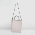 Image with missing alt attribute found on onehoneyboutique.com