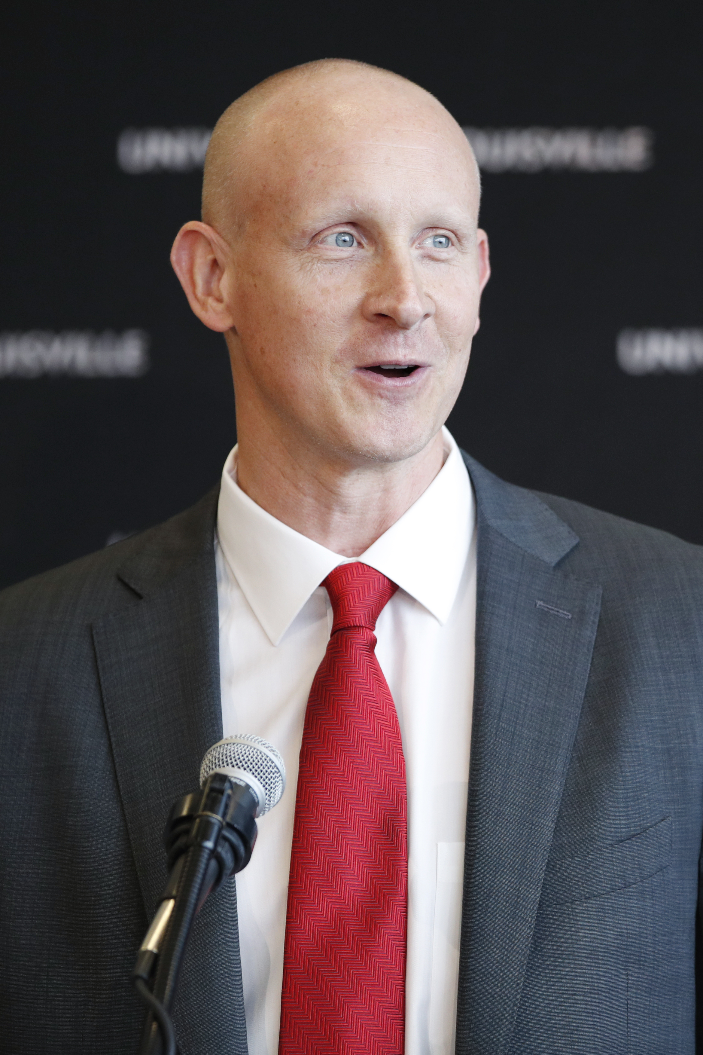 Louisville Introduces Chris Mack as Men&rsquo;s Basketball Coach