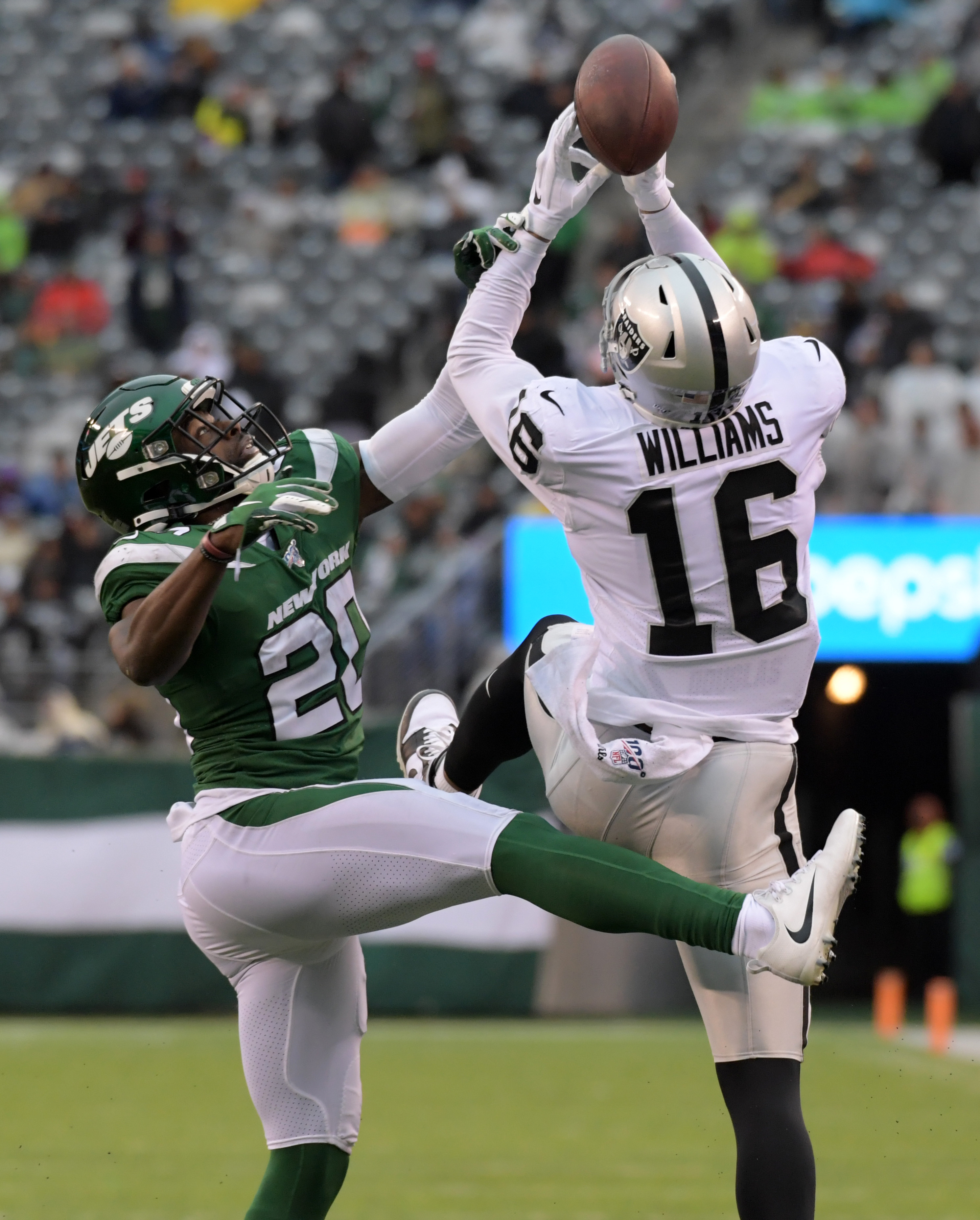 NFL: Oakland Raiders at New York Jets