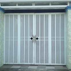 Cửa sắt 4 c&aacute;nh