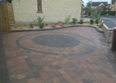 Driveway bespoke design and installation Cotswold paving gloucestershire with landscaping