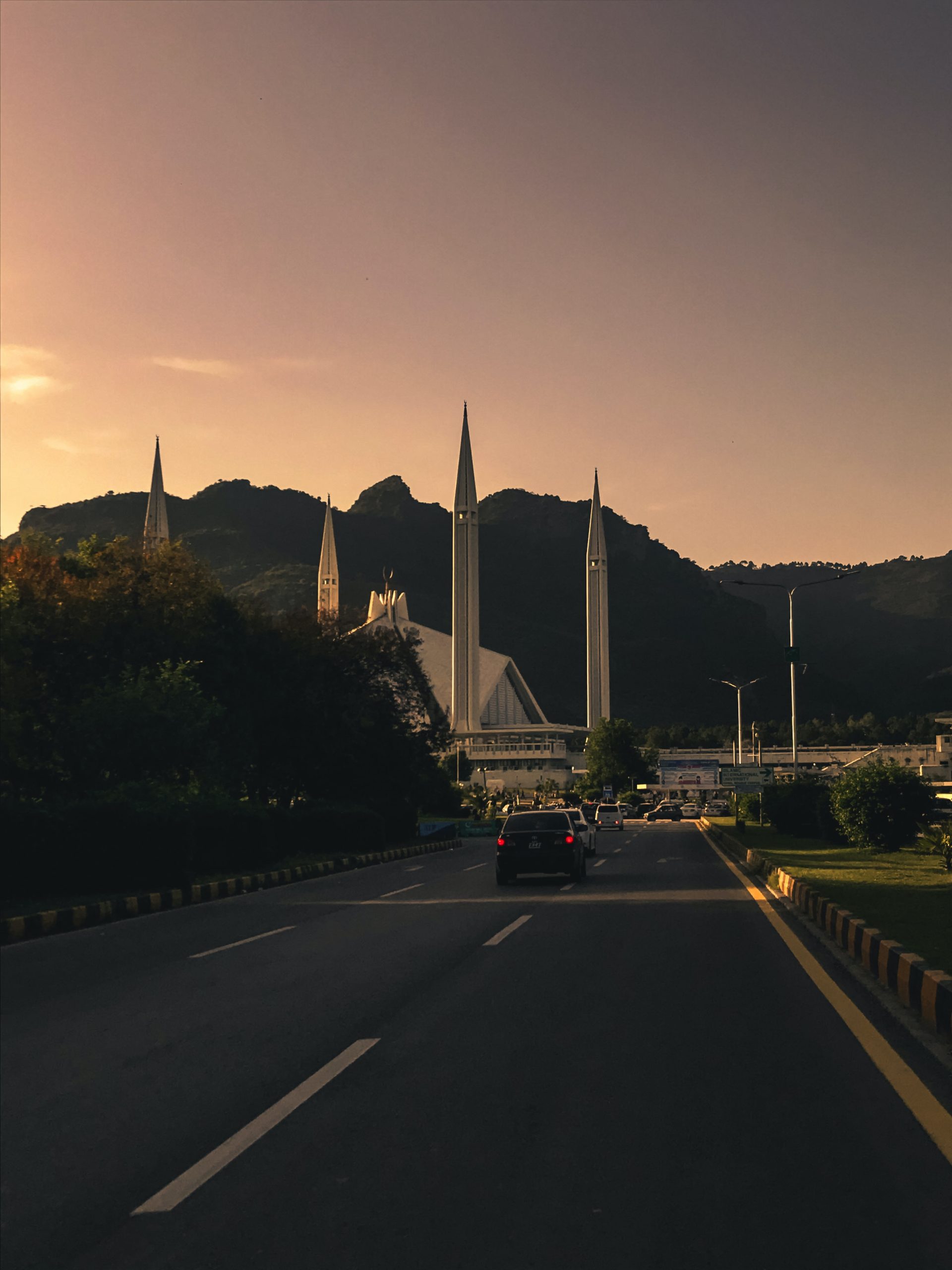 Image with missing alt attribute found on d.org.pk
