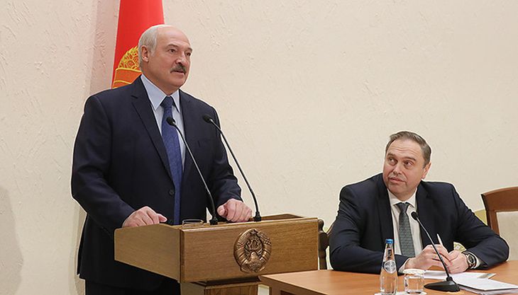 &laquo;С утра напакостят так&hellip; Потом ночь не спишь&raquo;. Лукашенко сравнил работу президента и врача