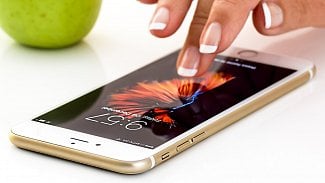 Root.cz: Neopraviteln&yacute; Jaibreak pro star&scaron;&iacute; telefony iPhone