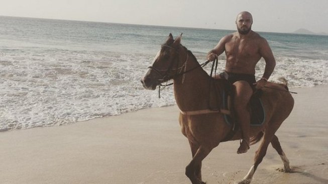 Obl&iacute;ben&yacute; &Scaron;v&eacute;d Ilir Latifi se vrac&iacute; do těžk&eacute; v&aacute;hy