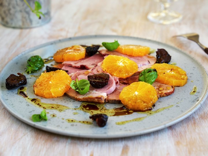 R&oslash;kt lammel&aring;r med klementinsalat