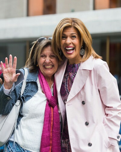 Mother Sami Kotb will pick up the wedding dress for the wedding of Hoda Kotb!