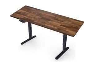La mesa de escritorio adaptable que Joan Boluda utiliza, y no es una puerta