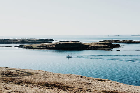 sea, ocean, blue, water, wave, nature, rocks, coast, shore, beach, horizon, sky, outdoor, scenics - nature, beauty in nature, tranquility, land, tranquil scene, clear sky, day, copy space, horizon over water, idyllic, non-urban scene, rock, outdoors, no people, 4K, CC0, public domain, royalty free