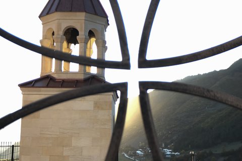 Image with missing alt attribute found on qyer.com