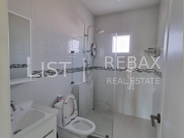 Image with missing alt attribute found on rebax-realestate.com