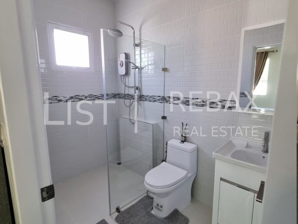 Image with missing alt attribute found on rebax-realestate.com
