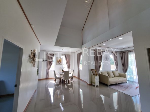 Image with missing alt attribute found on rebax-realestate.com