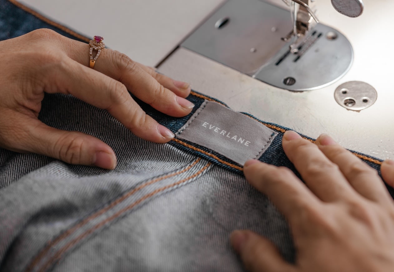 Image with missing alt attribute found on everlane.com
