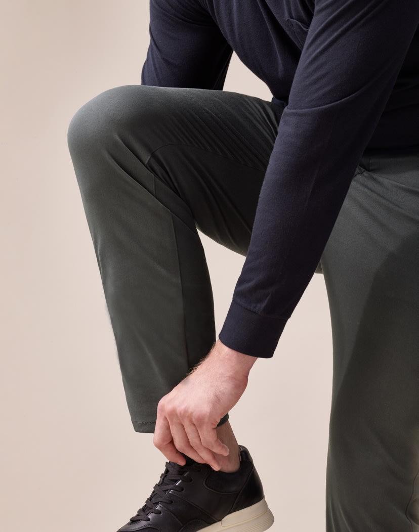 Image with missing alt attribute found on everlane.com