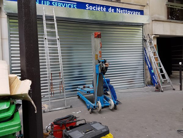 Comment r&eacute;parer un rideau m&eacute;tallique endommag&eacute; de mani&egrave;re efficace ?