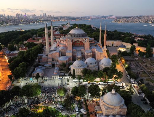 ayasofya camii ve deniz
