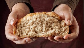 Почему после 50 лучше совсем отказаться от хлеба и сдобы