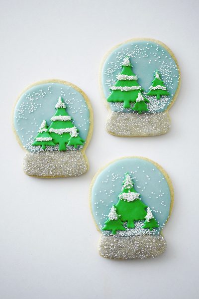 Snow Globe Cookies - decorated sugar cookies for the holidays | by Cakegirls for TheCakeBlog.com
