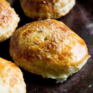 Easy delicious Apple Hand Pies are perfect for autumn entertaining, all the taste of a traditional apple pie in single serving size!