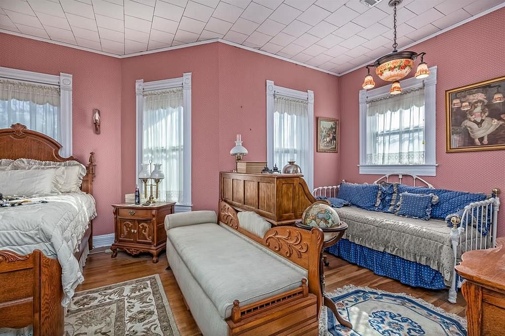 Image with missing alt attribute found on theoldhouselife.com