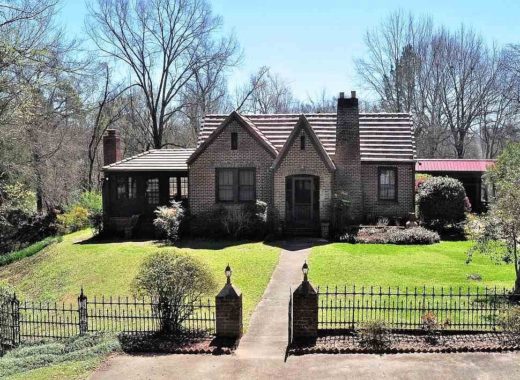 Image with missing alt attribute found on theoldhouselife.com