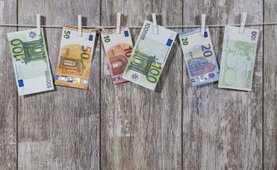 “Küldj &aacute;t l&eacute;cci 40.000 Ft-ot, nincs el&eacute;g p&eacute;nz a k&aacute;rty&aacute;mon az aut&oacute;kölcsönz&eacute;shez&hellip;&rdquo;