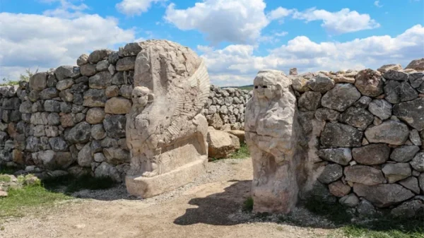 Port&atilde;o da Esfinge, Hattusa