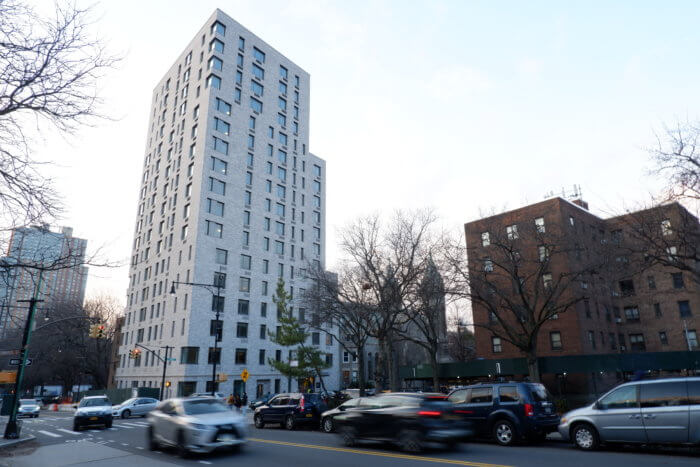 Image with missing alt attribute found on brooklynpaper.com