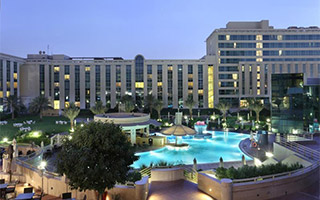 Image with missing alt attribute found on dubai.com