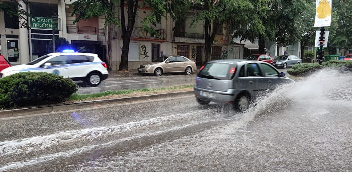 &Pi;&omicron;&tau;ά&mu;&iota;&alpha; &omicron;&iota; &delta;&rho;ό&mu;&omicron;&iota;, &sigma;&upsilon;&nu;&epsilon;&chi;&epsilon;ί&sigmaf; &kappa;&lambda;ή&sigma;&epsilon;&iota;&sigmaf; &sigma;&epsilon; &alpha;&sigma;&tau;&upsilon;&nu;&omicron;&mu;ί&alpha; &kappa;&alpha;&iota; &pi;&upsilon;&rho;&omicron;&sigma;&beta;&epsilon;&sigma;&tau;&iota;&kappa;ή