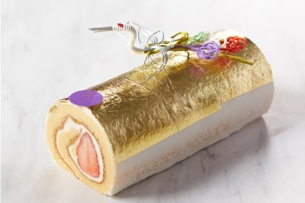 ホテル インターコンチネンタル 東京ベイの「正月スイーツ」水引付きの金箔ロールケーキなど