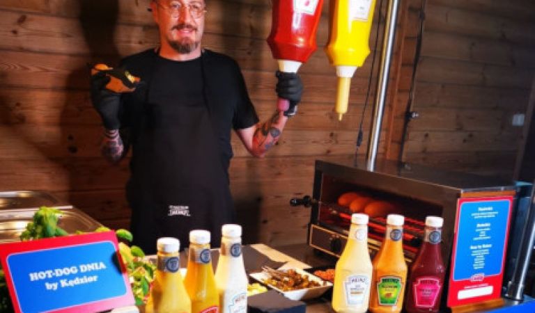 Strefa z hot-dogami Heinz / newonce.camp