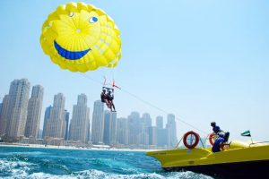 Parasailing in Dubai