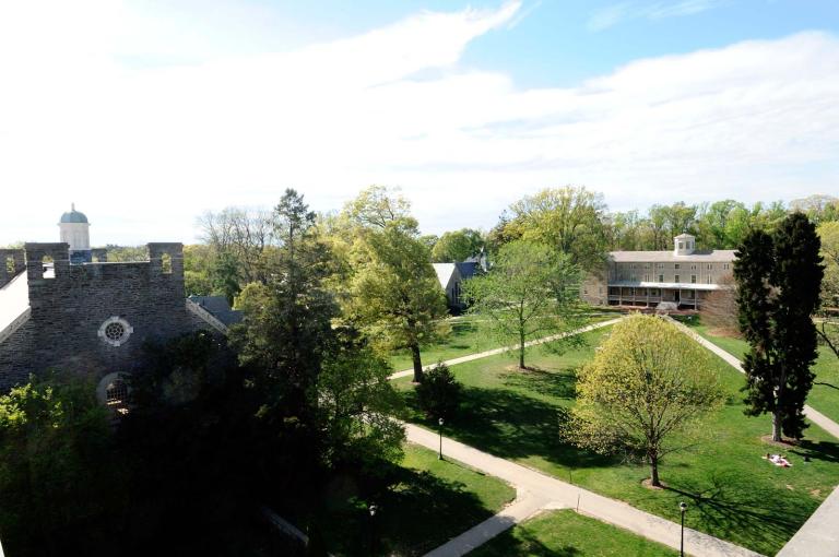Image with missing alt attribute found on haverford.edu