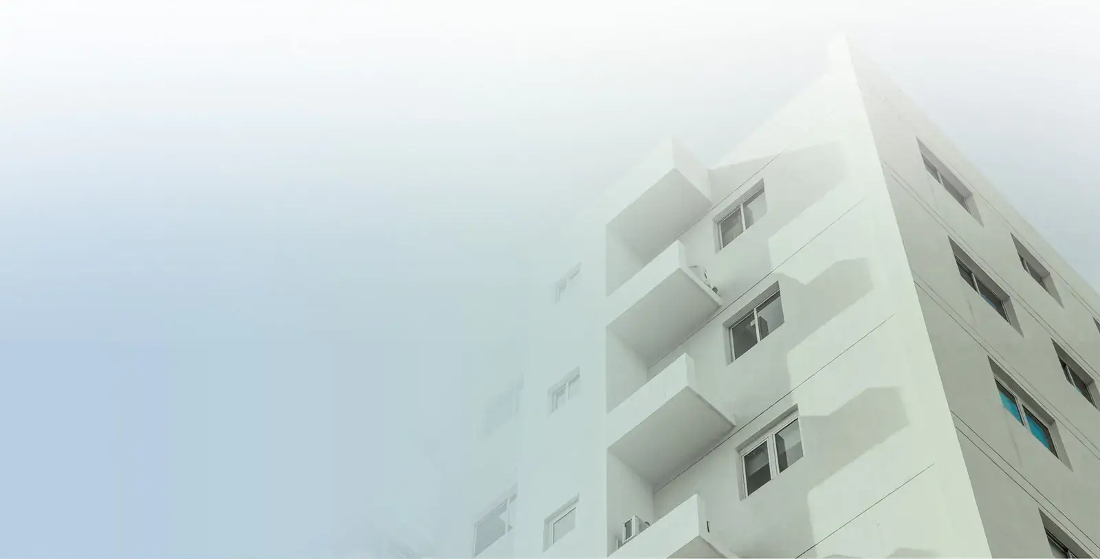 Image with missing alt attribute found on hikaeequs.com