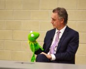 Image with missing alt attribute found on jordanbpeterson.com