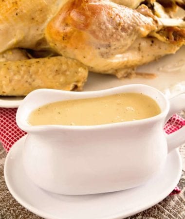 Easy Homemade Gravy Recipe ~ Delicious Homemade Turkey Gravy that Anyone Can Make!