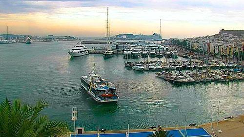Image with missing alt attribute found on webcamtaxi.com